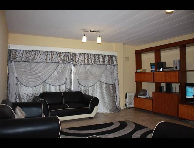 2 BEDROOM APARTMENT FOR SALE IN PRIMROSE